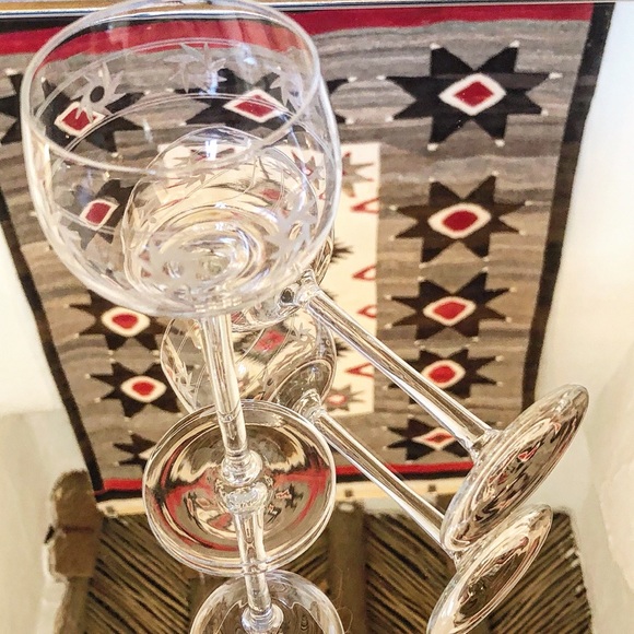 Pair of Spiral Star Etched Crystal Wine Glasses - Picture 6 of 15